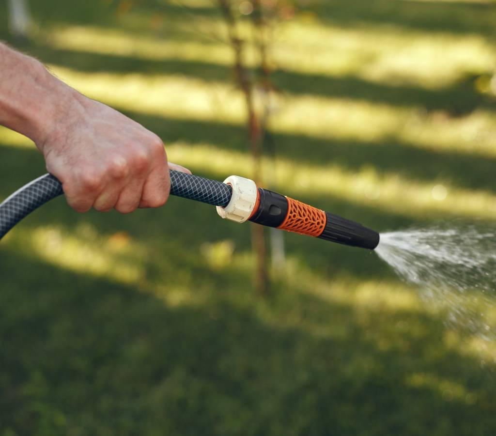 Lavadora de alta pressão economizando água